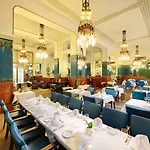 فندق باريس براغ