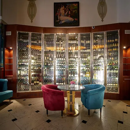 Paris Hotel 5*