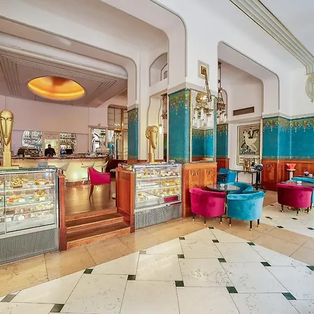 Ξενοδοχείο Paris 5*