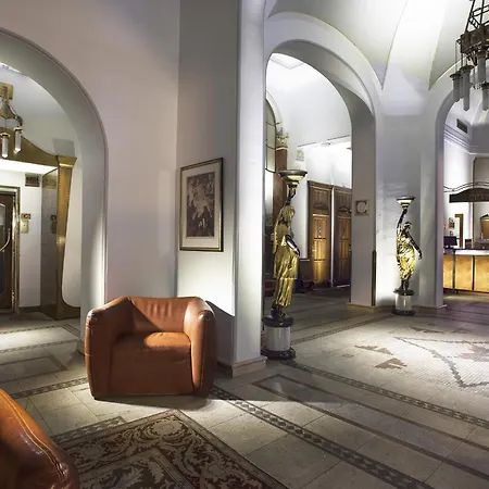 Paris Hotel