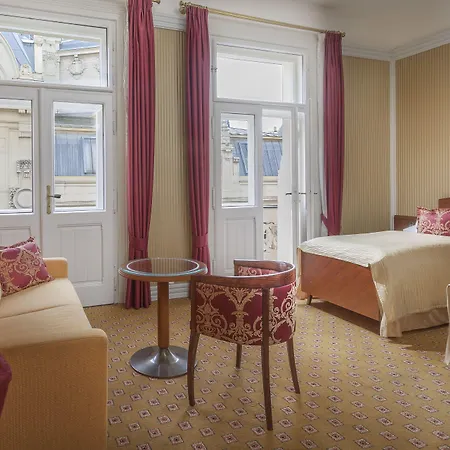 Paris Ξενοδοχείο 5*