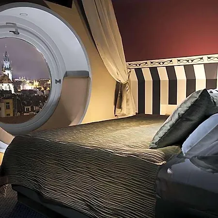 Paris Hotel
