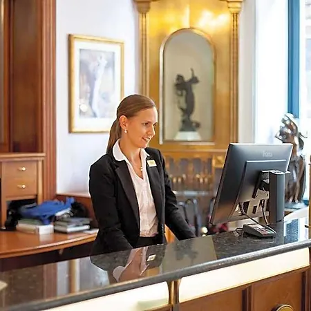 Paris Hotel 5*