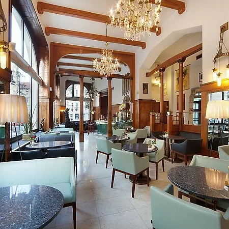 Отель Paris 5*