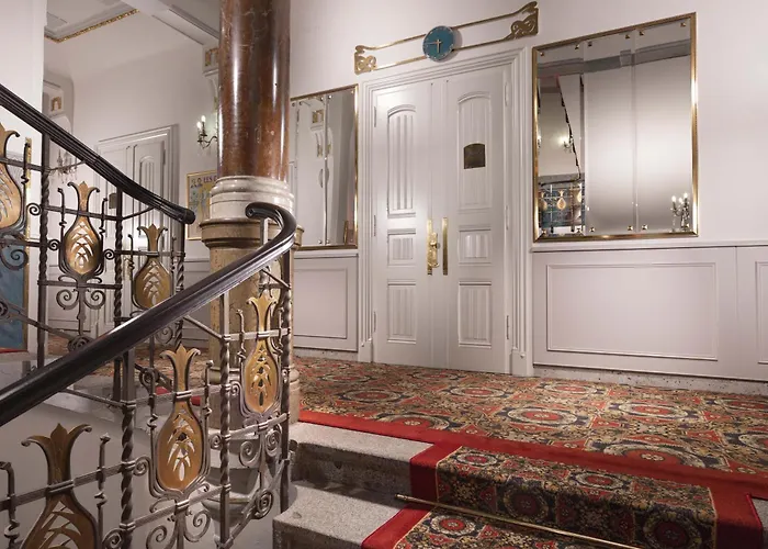 호텔 파리 프라하