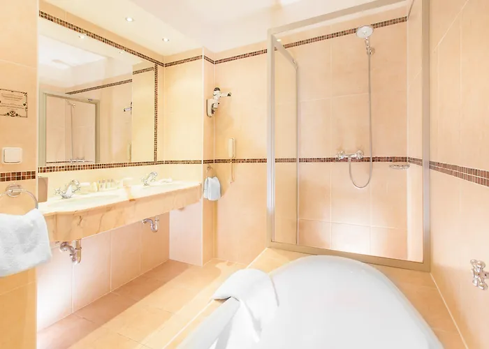 Paris Hotel Praga