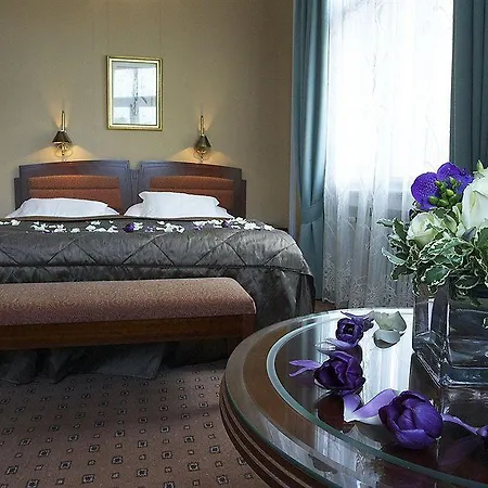 Paris 5* Prague